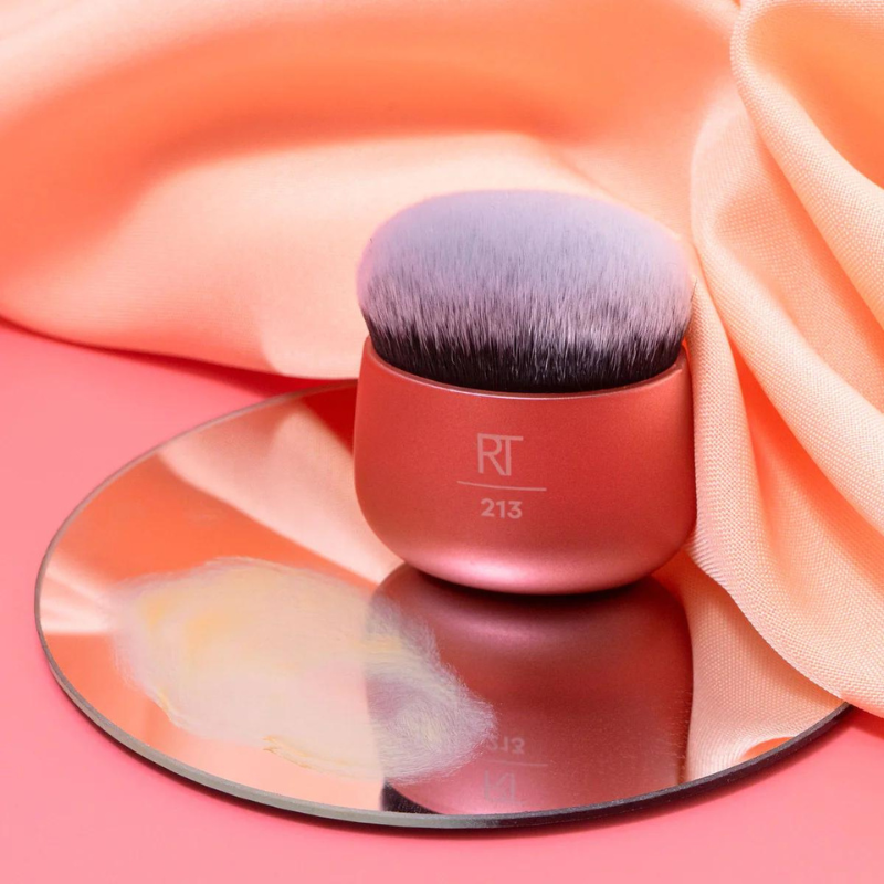 Real Techniques Foundation Makeup Blender - Alora