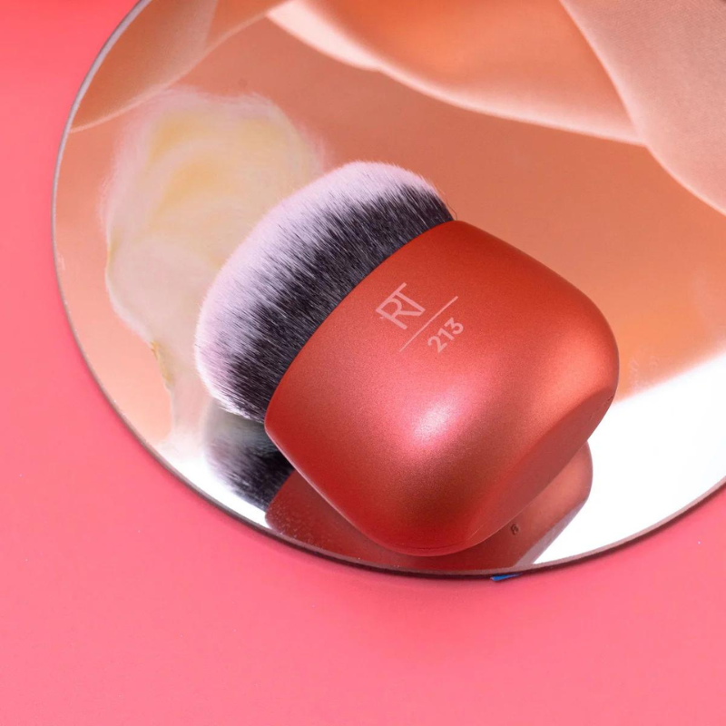 Real Techniques Foundation Makeup Blender - Alora