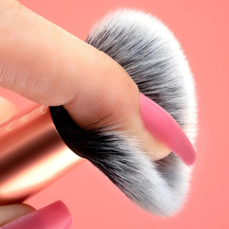 Real Techniques Expert Face Makeup Brush - Alora